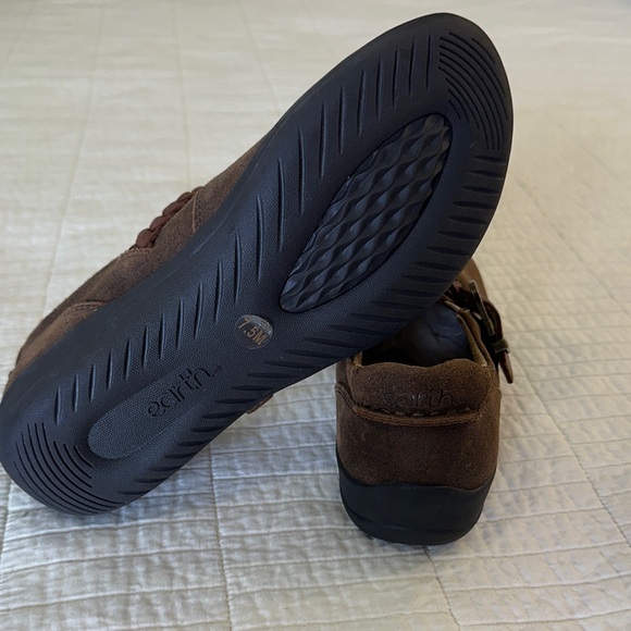 Earth 7.5 Farage Round Toe Flat Suede Leather Shoe - Picture 3 of 6